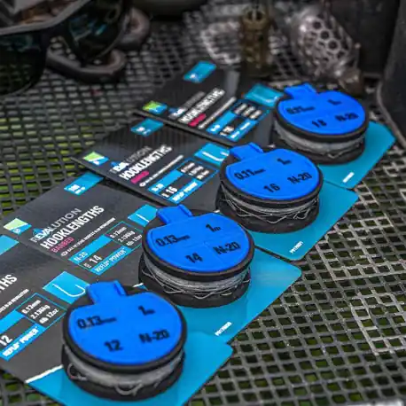 Top Vente Bas de ligne Preston Revalution 1M – Hameçons N20/N°12 – 0.13mm/1.521Kg – Avec ardillons